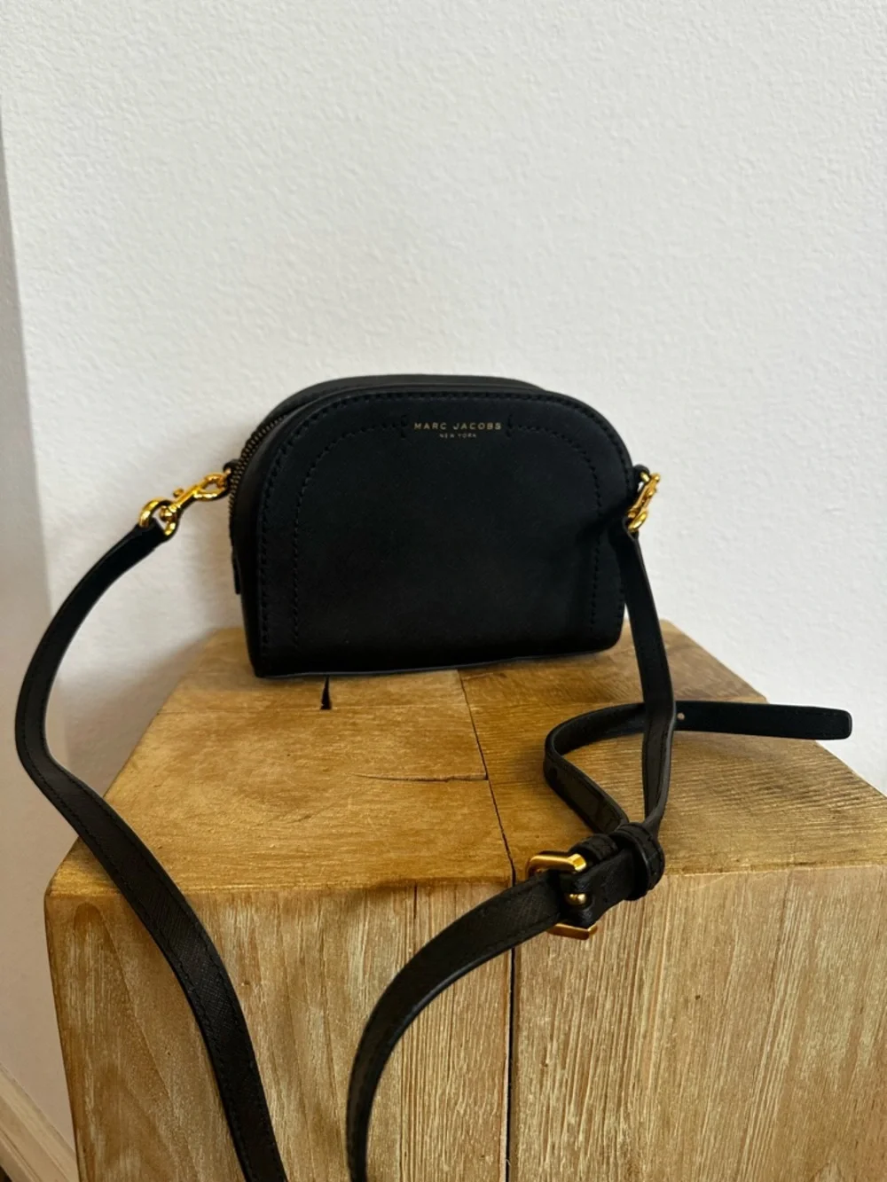 Marc Jacobs Black Saffiano Crossbody Camera Bag with Gold Hardware - Picture 3 of 4